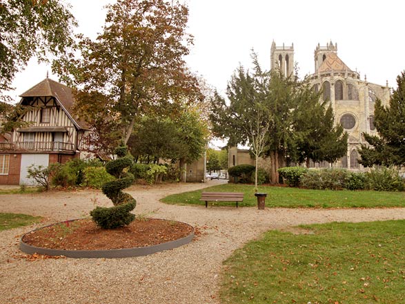 Escale Mantes-La-Jolie