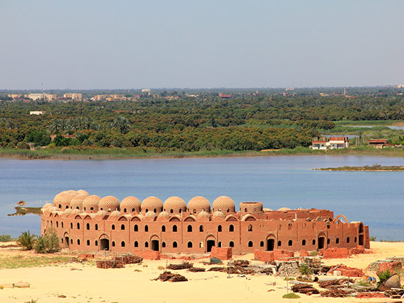 Canal de Suez Navigation